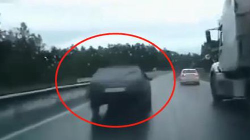 高速公路上的“黑仔”，汽车上路后遭遇不幸！
