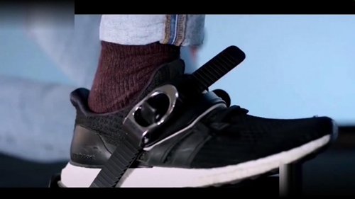 [“金璇辉”东子]可以在游戏中运行的虚拟现实鞋
