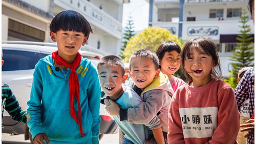  [快乐6月1日]秦进学校在儿童节前开学，寻找孩子们的快乐