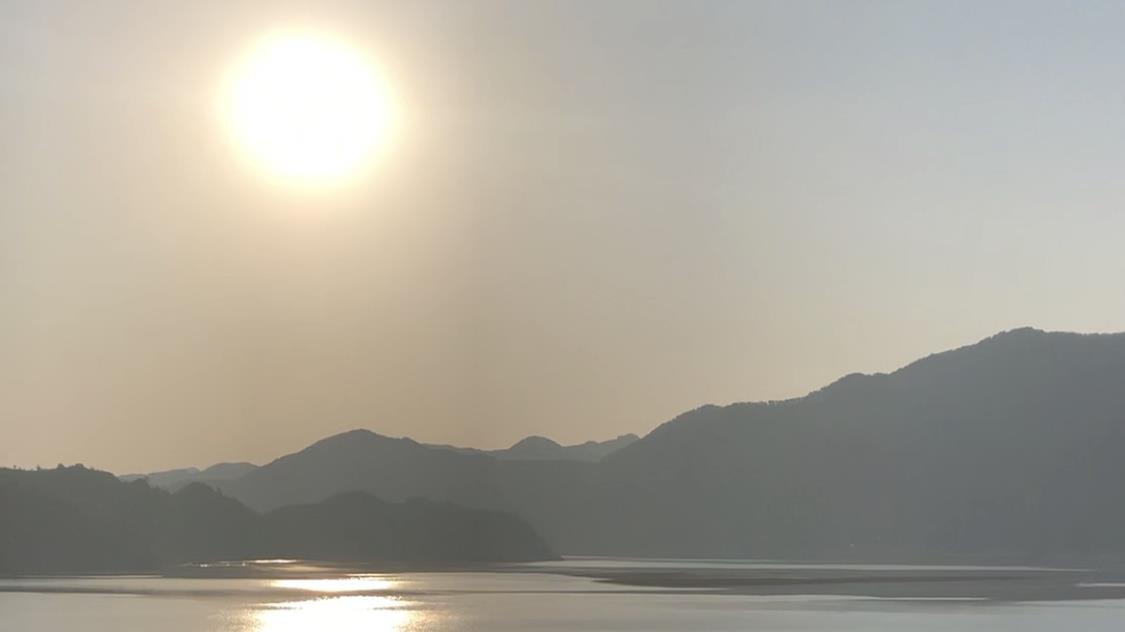 丹东绿江村，看太阳，为他所有的荣耀
