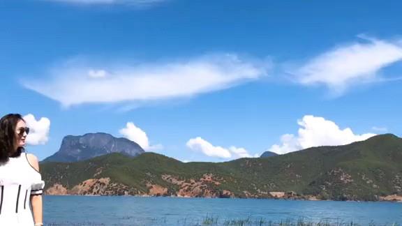 美丽的泸沽湖人有更美丽的风景。
